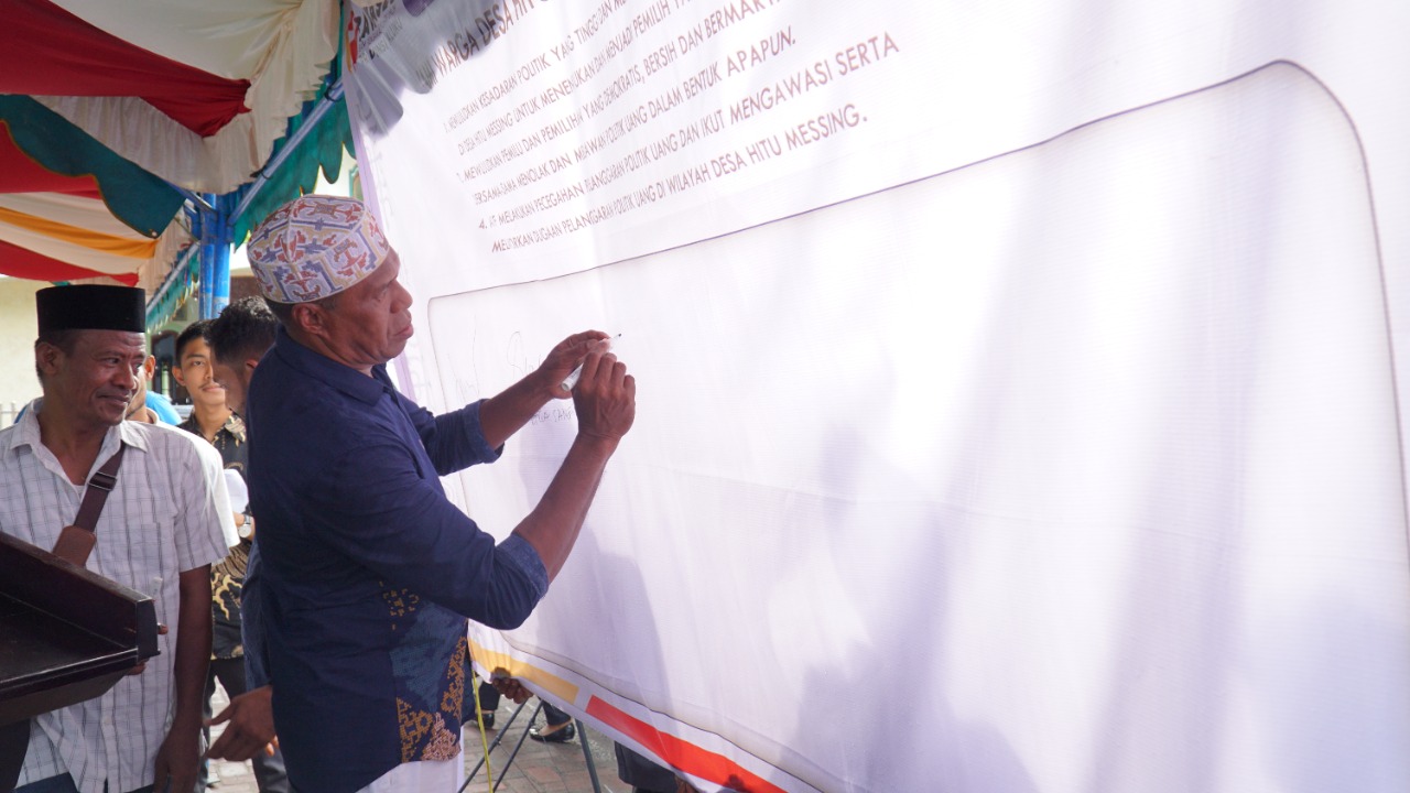 Teken Deklarasi, Hitu Messing Jadi Percontohan Desa Anti Politik Uang