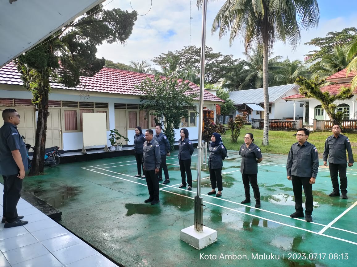 Pimpin Apel Pagi, Melay Ingatkan Pentingnya Disiplin Bagi ASN 