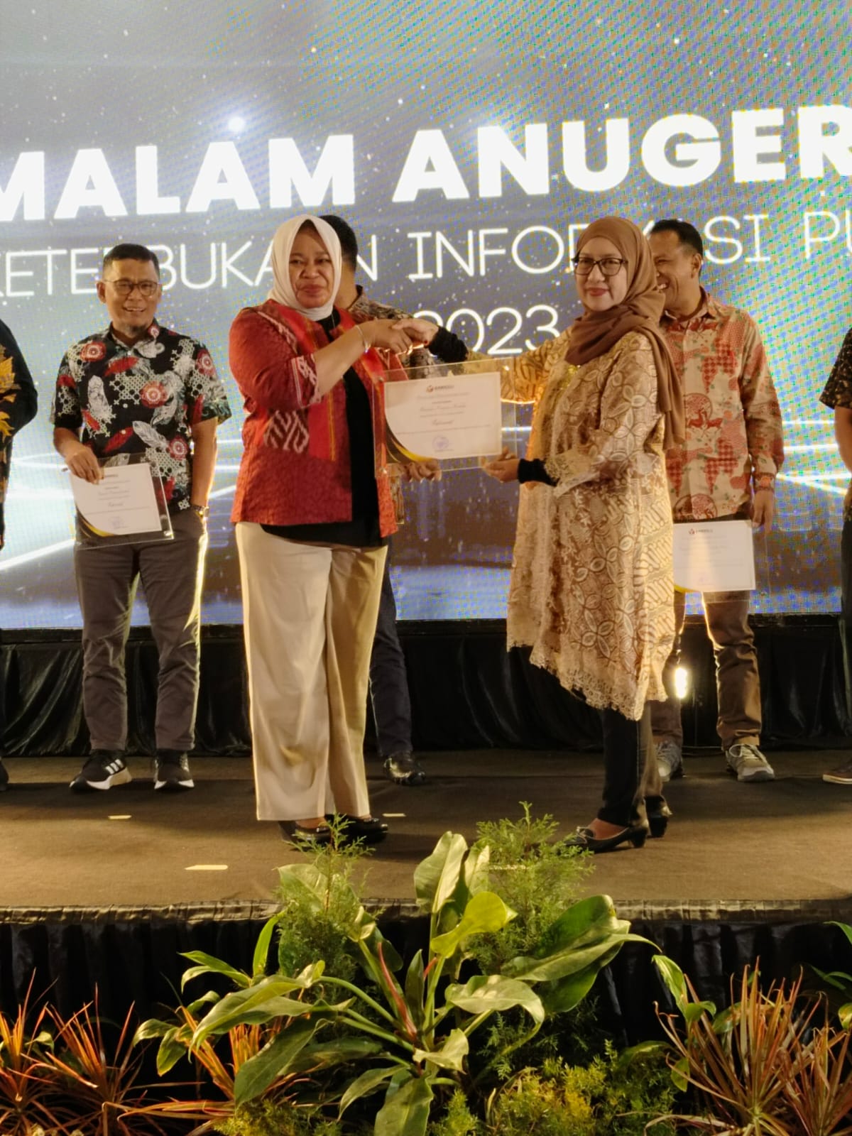 Kedua Kalinya, PPID Bawaslu Maluku Raih Predikat Informatif Pada Penganugerahan Keterbukaan Informasi Publik