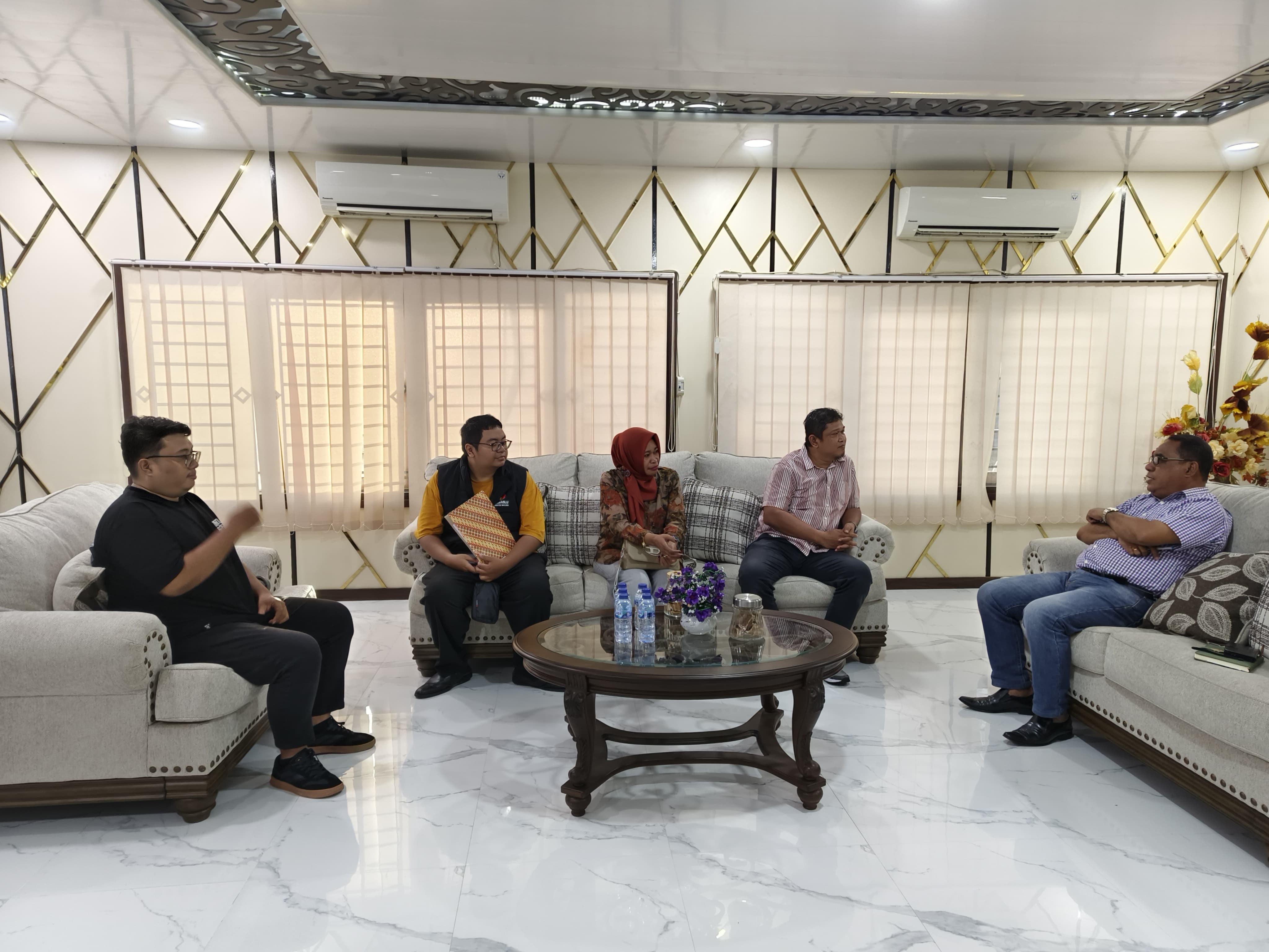 KAWAL PEMILIH PEMULA, BAWASLU MALUKU SAMBANGI DINAS PDK BICARAKAN KERJASAMA