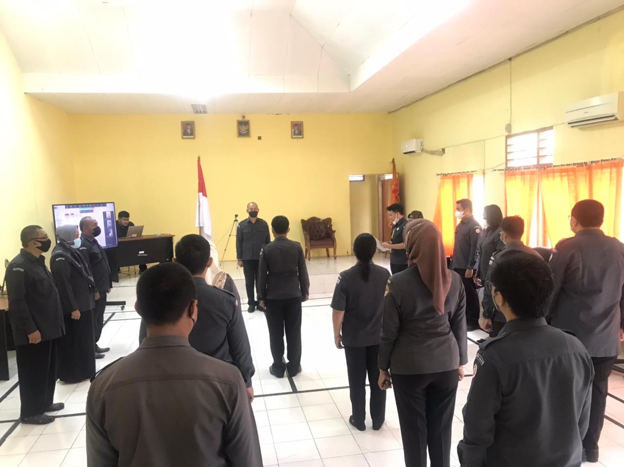 Bawaslu Maluku Gelar Apel Pagi Dengan Penerapan Prokes