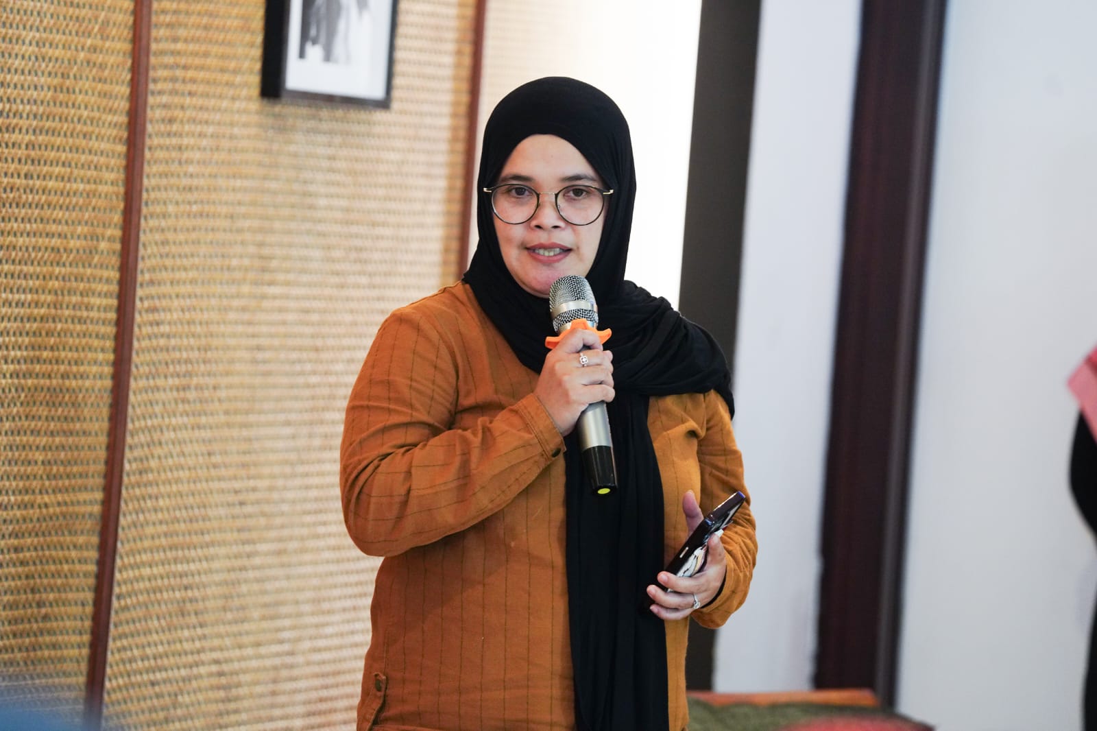 Anggota Bawaslu Lolly Suhenty dalam dalam Forum Warga: Pengawasan Partisipatif Terhadap Hak Politik Disabilitas dalam Partai Politik di Jakarta, Rabu (22/7/2026).