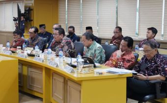 Ingatkan Soal Netralitas, Bawaslu Minta ASN Hati Hati Saat Foto Bersama Peserta Pemilu