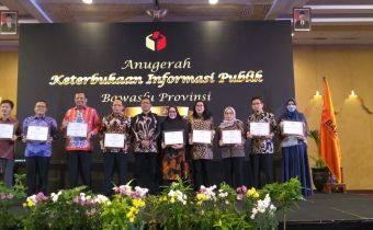 PPID Bawaslu Maluku Raih Predikat Informatif Pada Penganugerahan Keterbukaan Informasi Publik
