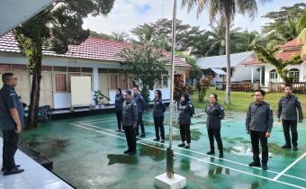 Pimpin Apel Pagi, Melay Ingatkan Pentingnya Disiplin Bagi ASN 