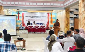 BERIKAN PENGUATAN KAPASITAS PENYELESAIAN SENGKETA, BAWASLU GELAR RAKERNIS DENGAN PANWASCAM SE-KABUPATEN BURU