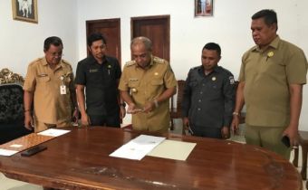 PEMDA DAN BAWASLU MALUKU BARAT DAYA RESMI TANDA TANGAN NPHD DANA PILKADA TAHUN 2020