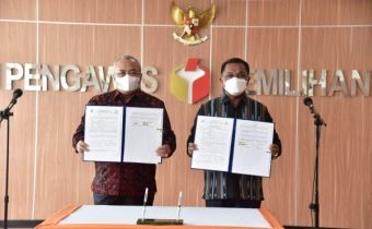 Terima Hibah Tanah, Suswantoro Harapkan KKT Sebagai Daerah Pertama Di Indonesia Yang Miliki Gedung Dengan Desain Bawaslu