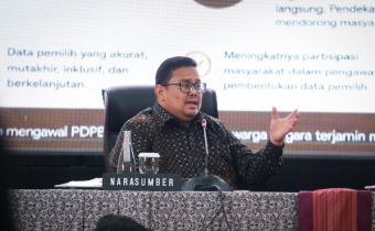 Ketua Bawaslu Rahmat Bagja saat menjadi narasumber dalam Rapat Koordinasi Rekonsiliasi PDPB bersama KPU Provinsi se-Indonesia, di Bali, Jumat (19/6/2026).